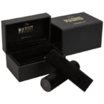 Madrid Korurasia Hääsormuksille - Mattamusta Pehmeä Kosketus / Musta Veluurisisus - Image 2