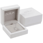 Berlin ECO Korurasia - Korvakorut/Napit/Riipus Kiiltävä Valkoinen Puu / Vaaleanharmaa veluurisisus - Image 2