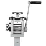 Mini C100E jalustalla Durstonilta